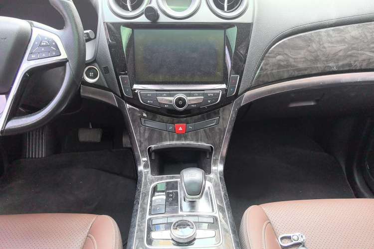Used BYD Tang New Energy 2017 2.0T All-Wheel Drive Hyatt Model Audio And AC Panel