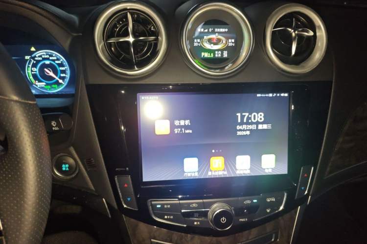 Used BYD Tang New Energy 2017 2.0T All-Wheel Drive Hyatt Model Audio And AC Panel