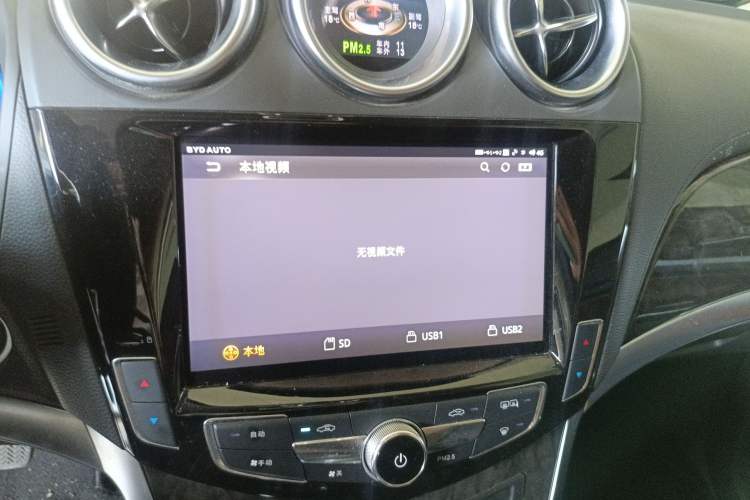 Used BYD Tang New Energy 2017 2.0T All-Wheel Drive Haoya Model 7 Seats Audio And AC Panel