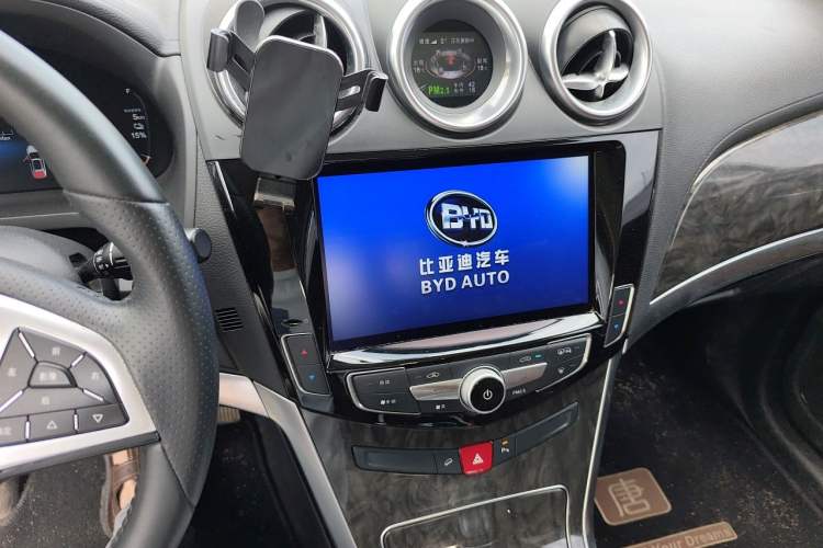 Used BYD Tang New Energy 2017 2.0T All-Wheel Drive Hyatt Model Audio And AC Panel