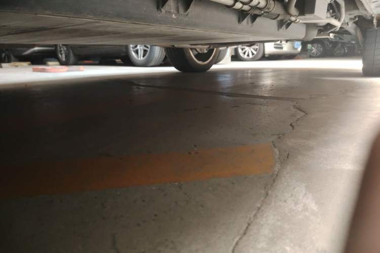 Used BYD Tang New Energy 2017 2.0T Tang 100 Chassis Front Left