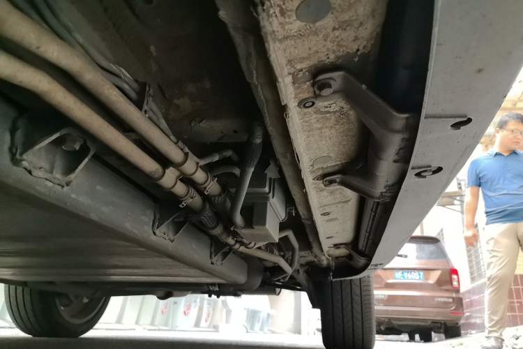 Used BYD Tang New Energy 2017 2.0T Tang 100 Chassis Front Left
