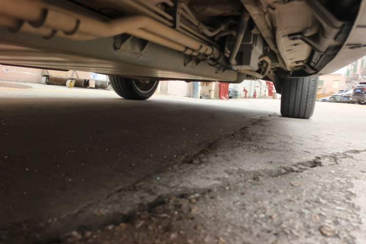 Used BYD Tang New Energy 2017 2.0T All-Wheel Drive Hyatt Model Chassis Front Left
