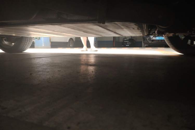 Used BYD Tang New Energy 2017 2.0T Tang 100 Chassis Front Right