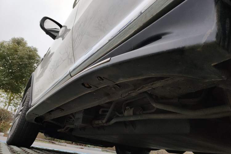 Used BYD Tang New Energy 2017 2.0T Tang 100 Chassis Rear Left