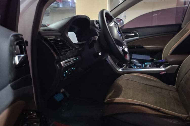 Used BYD Tang New Energy 2017 2.0T All-Wheel Drive Hyatt Model Driver Seat