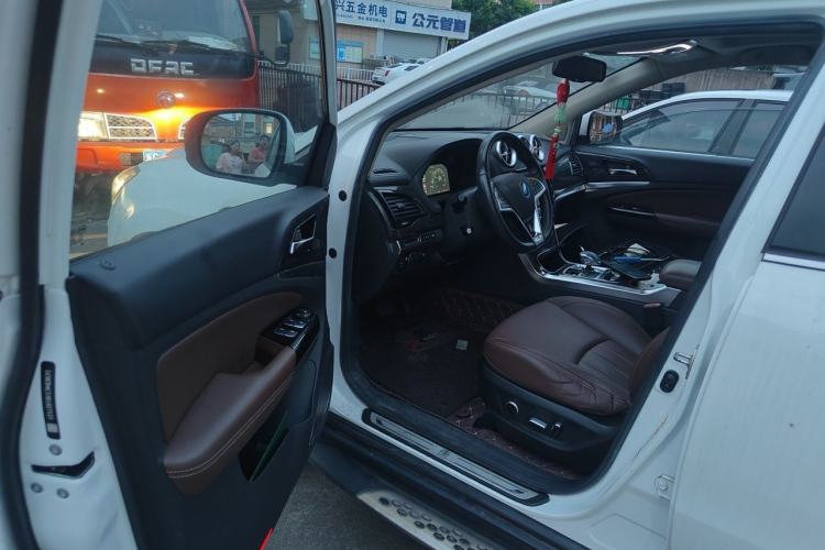 Used BYD Tang New Energy 2017 2.0T All-Wheel Drive Hyatt Model Driver Seat