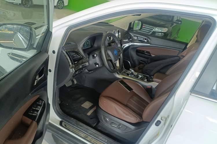 Used BYD Tang New Energy 2017 2.0T All-Wheel Drive Haoya Model 7 Seats Driver Seat