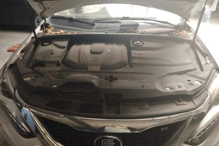 Used BYD Tang New Energy 2017 2.0T Tang 100 Engine Bay