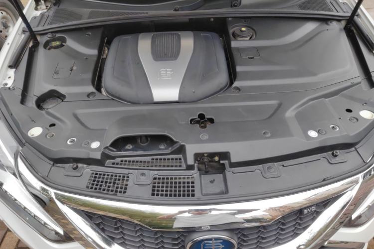 Used BYD Tang New Energy 2017 2.0T All-Wheel Drive Hyatt Model Engine Bay