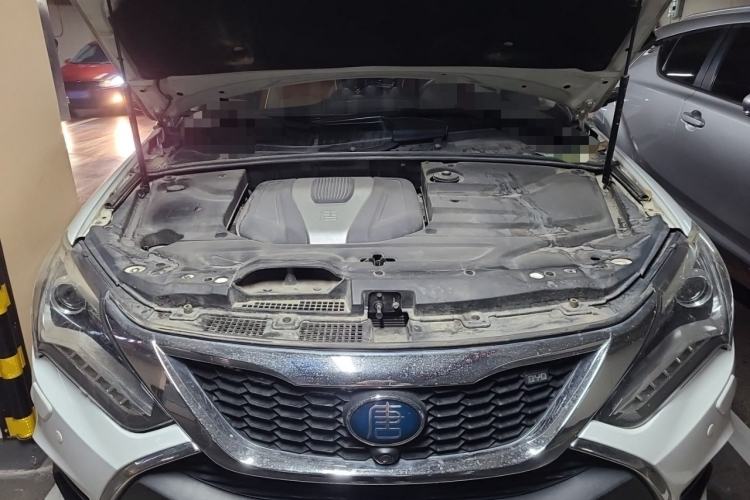 Used BYD Tang New Energy 2017 2.0T All-Wheel Drive Hyatt Model Engine Bay