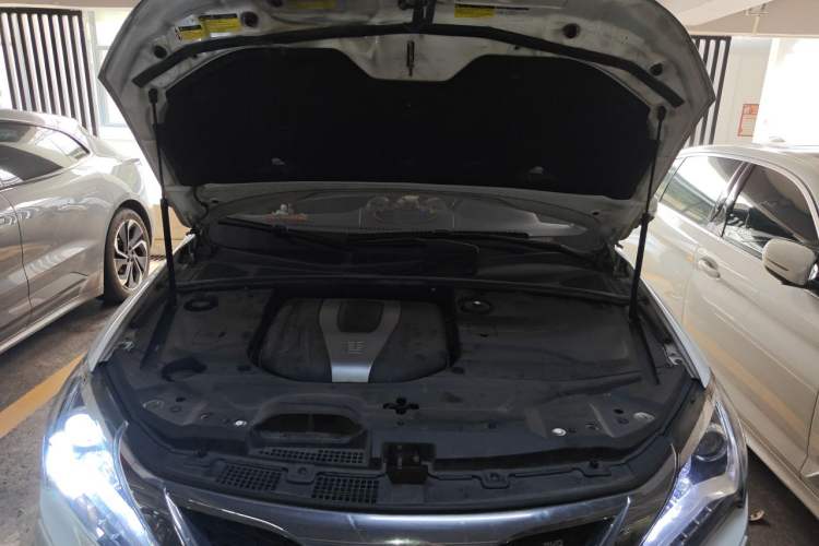 Used BYD Tang New Energy 2017 2.0T All-Wheel Drive Hyatt Model Engine Bay
