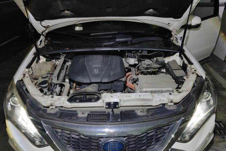 Used BYD Tang New Energy 2017 2.0T All-Wheel Drive Hyatt Model Engine Bay