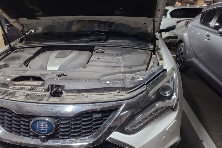 Used BYD Tang New Energy 2017 2.0T All-Wheel Drive Hyatt Model Engine Bay Left