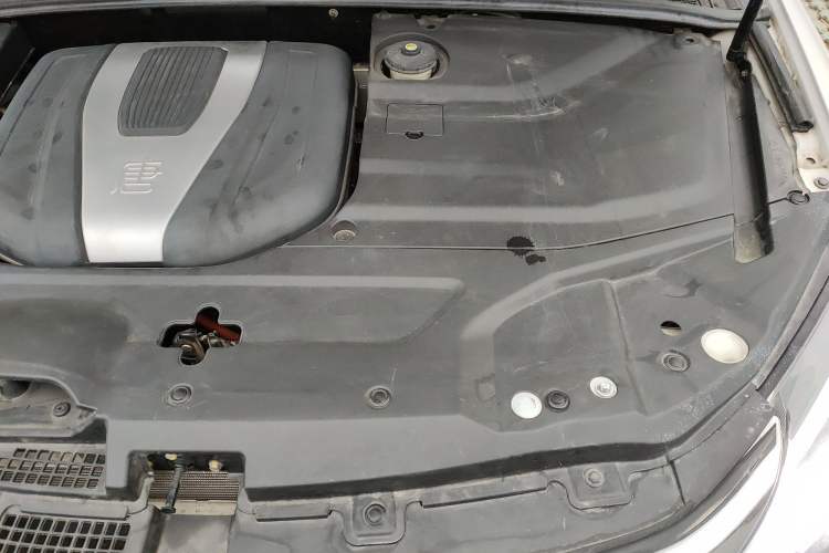 Used BYD Tang New Energy 2017 2.0T Tang 100 Engine Bay Left