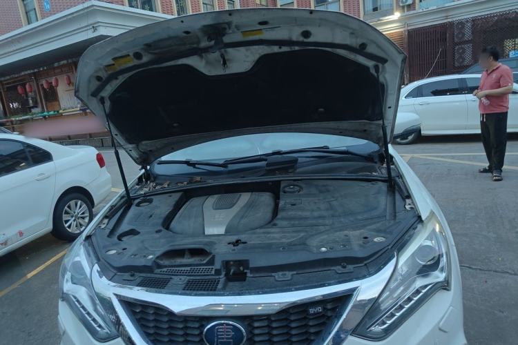 Used BYD Tang New Energy 2017 2.0T All-Wheel Drive Hyatt Model Engine Bay