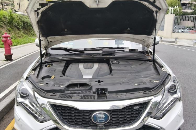 Used BYD Tang New Energy 2017 2.0T All-Wheel Drive Hyatt Model Engine Bay
