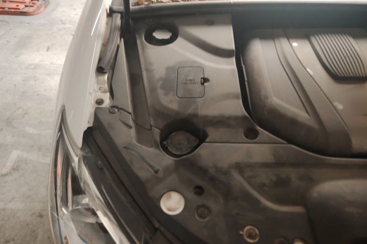 Used BYD Tang New Energy 2017 2.0T Tang 100 Engine Bay Right