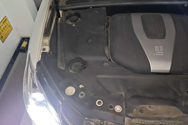 Used BYD Tang New Energy 2017 2.0T Tang 100 Engine Bay Right