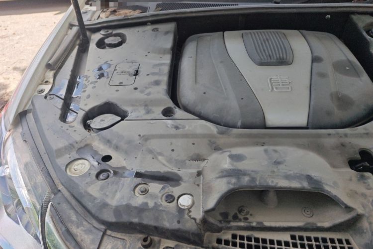 Used BYD Tang New Energy 2017 2.0T Tang 100 Engine Bay Right