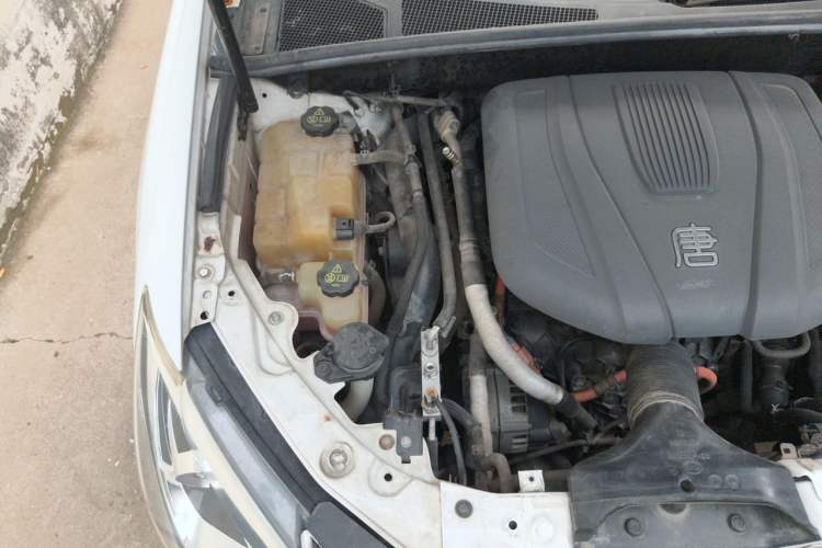 Used BYD Tang New Energy 2017 2.0T Tang 100 Engine Bay Right