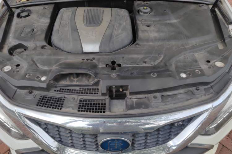 Used BYD Tang New Energy 2017 2.0T All-Wheel Drive Hyatt Model Engine Bay