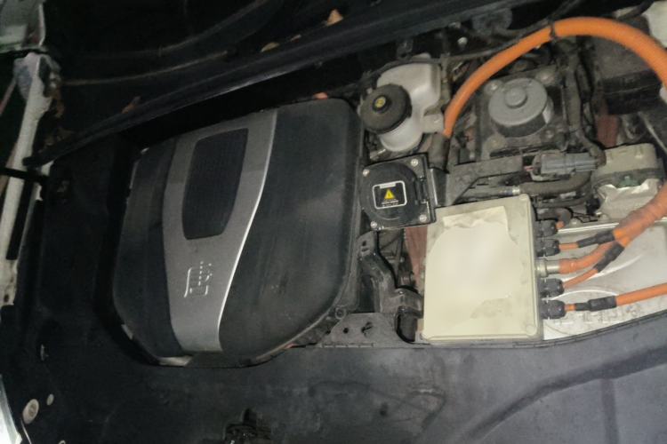 Used BYD Tang New Energy 2017 2.0T All-Wheel Drive Hyatt Model Engine Bay