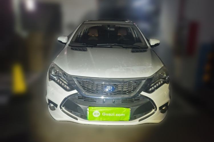 Used BYD Tang New Energy 2017 2.0T All-Wheel Drive Hyatt Model Front