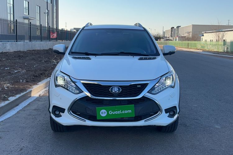 Used BYD Tang New Energy 2017 2.0T All-Wheel Drive Hyatt Model Front