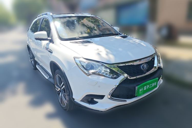 Used BYD Tang New Energy 2017 2.0T All-Wheel Drive Haoya Model 7 Seats Front Right 45 Deg