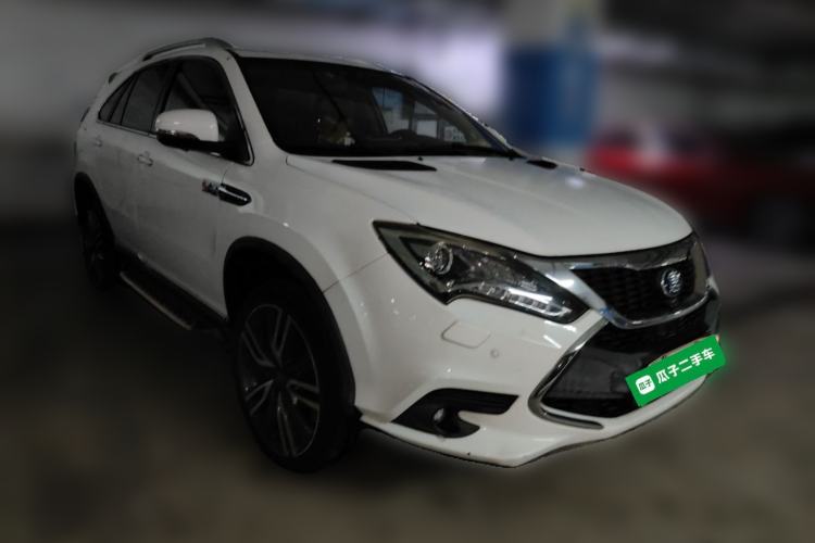 Used BYD Tang New Energy 2017 2.0T All-Wheel Drive Hyatt Model Front Right 45 Deg