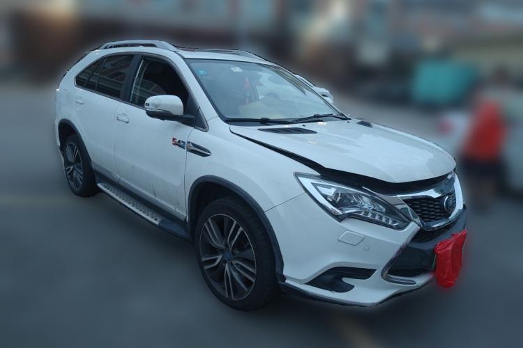 Used BYD Tang New Energy 2017 2.0T All-Wheel Drive Hyatt Model Front Right 45 Deg