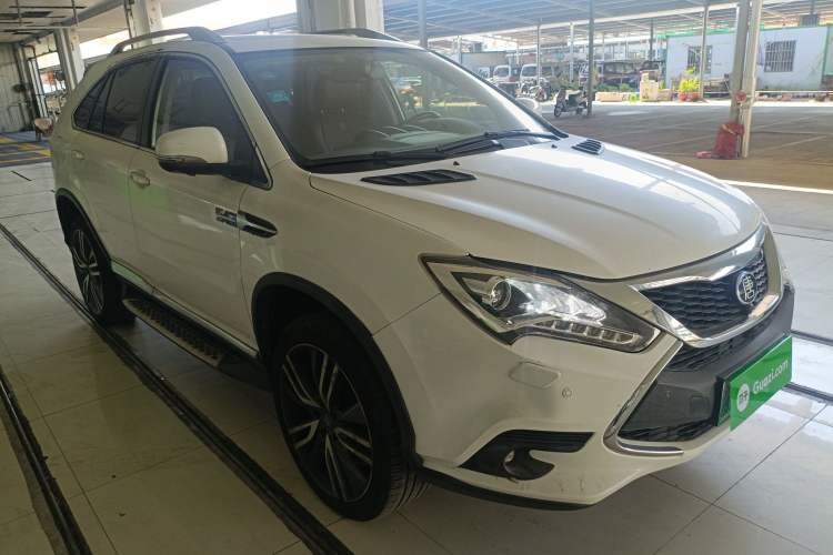 Used BYD Tang New Energy 2017 2.0T All-Wheel Drive Haoya Model 7 Seats Front Right 45 Deg