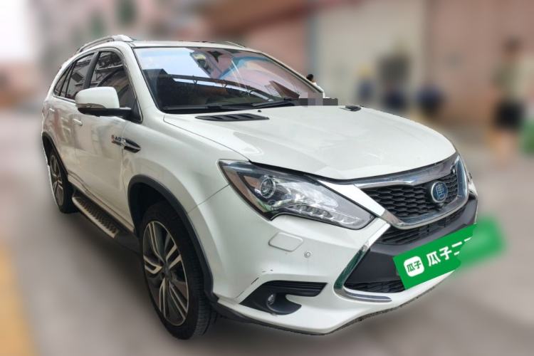 Used BYD Tang New Energy 2017 2.0T All-Wheel Drive Hyatt Model Front Right 45 Deg
