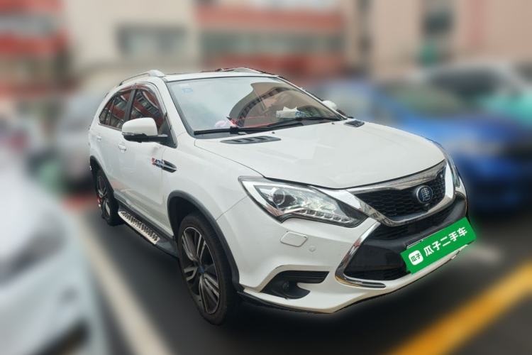 Used BYD Tang New Energy 2017 2.0T All-Wheel Drive Haoya Model 7 Seats Front Right 45 Deg