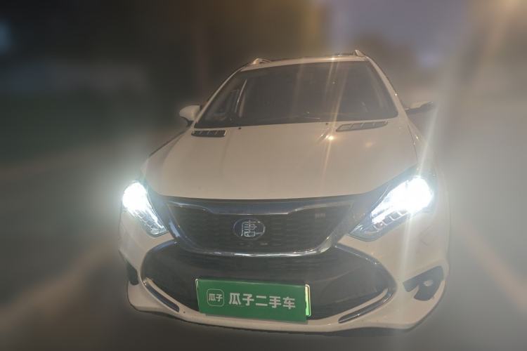 Used BYD Tang New Energy 2017 2.0T All-Wheel Drive Hyatt Model Front