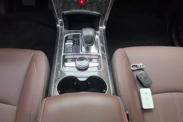 Used BYD Tang New Energy 2017 2.0T All-Wheel Drive Hyatt Model Gear Lever
