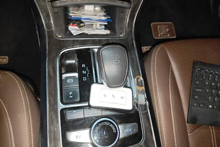 Used BYD Tang New Energy 2017 2.0T Tang 100 Gear Lever