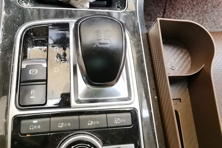 Used BYD Tang New Energy 2017 2.0T Tang 100 Gear Lever