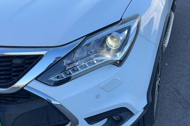 Used BYD Tang New Energy 2017 2.0T All-Wheel Drive Hyatt Model Left Front Headlight