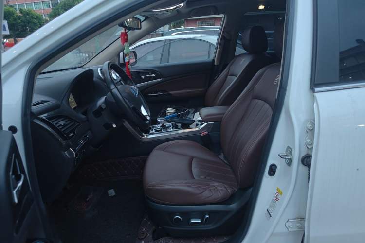 Used BYD Tang New Energy 2017 2.0T All-Wheel Drive Hyatt Model Left Front Seat