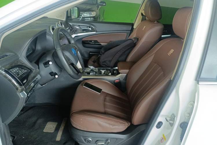 Used BYD Tang New Energy 2017 2.0T All-Wheel Drive Haoya Model 7 Seats Left Front Seat