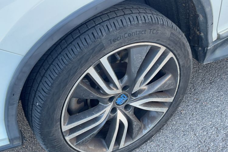 Used BYD Tang New Energy 2017 2.0T All-Wheel Drive Hyatt Model Left Front Wheel Hub