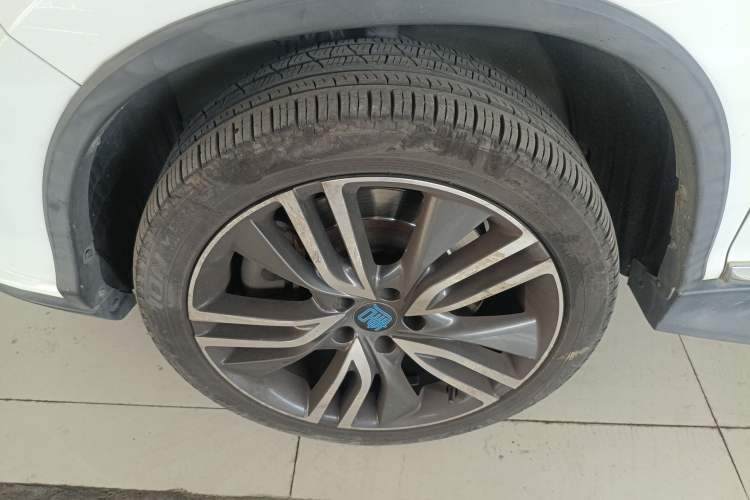 Used BYD Tang New Energy 2017 2.0T All-Wheel Drive Haoya Model 7 Seats Left Front Wheel Hub