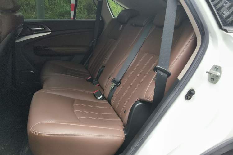 Used BYD Tang New Energy 2017 2.0T All-Wheel Drive Hyatt Model Left Rear Seat