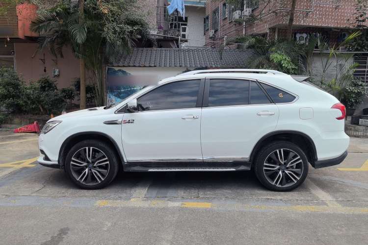 Used BYD Tang New Energy 2017 2.0T All-Wheel Drive Hyatt Model Left Side