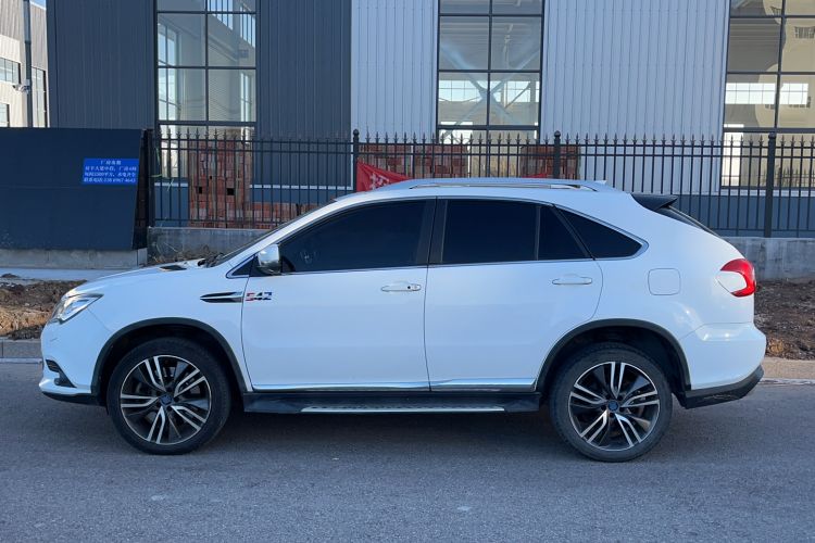 Used BYD Tang New Energy 2017 2.0T All-Wheel Drive Hyatt Model Left Side