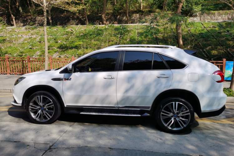 Used BYD Tang New Energy 2017 2.0T All-Wheel Drive Hyatt Model Left Side