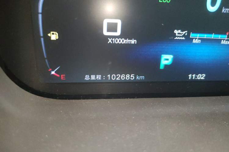 Used BYD Tang New Energy 2017 2.0T All-Wheel Drive Hyatt Model Odometer Close Up