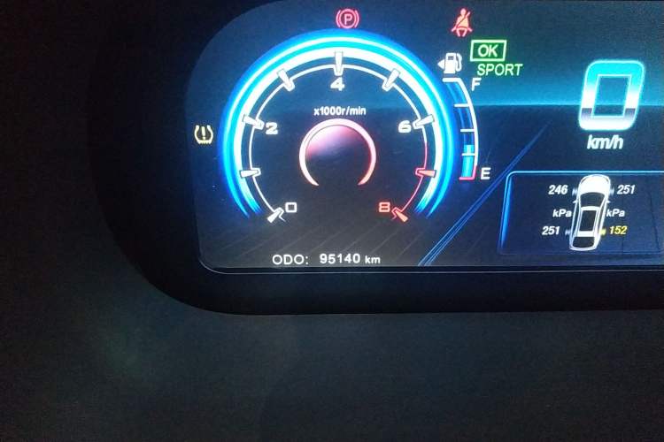 Used BYD Tang New Energy 2017 2.0T All-Wheel Drive Hyatt Model Odometer Close Up